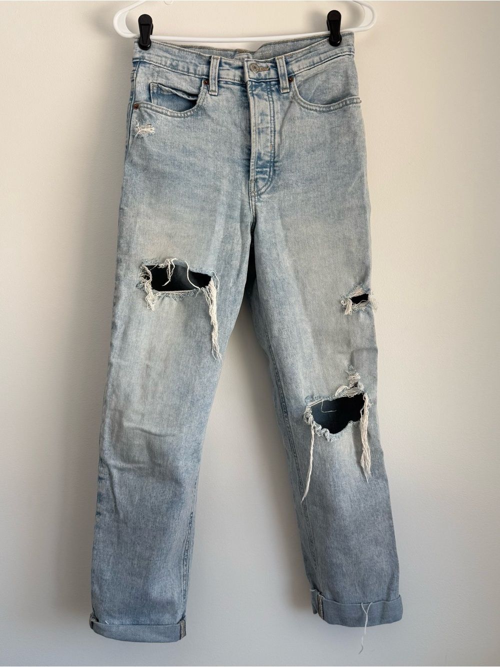 Old Navy Light Blue Distressed Straight-Leg Jeans Size 4